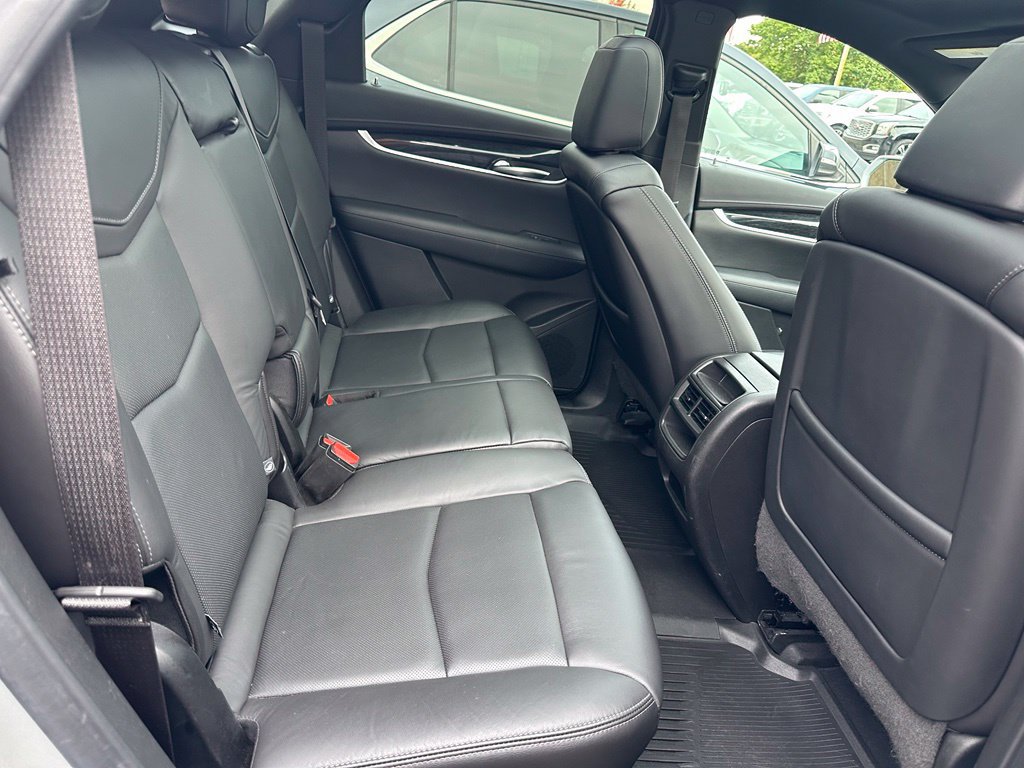 Used 2020 Cadillac XT5 Premium Luxury w/ LPO, Floor Liner Package FWD image 27