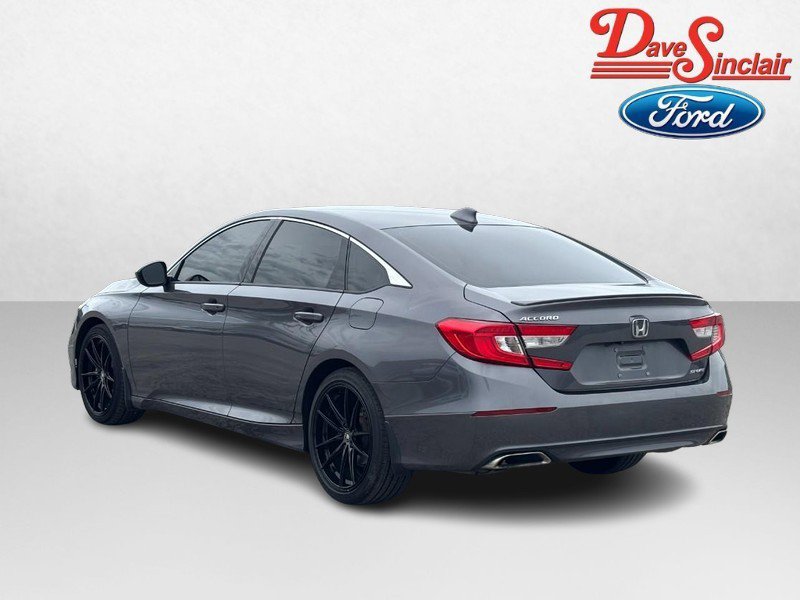 Used 2018 Honda Accord Sport image 9