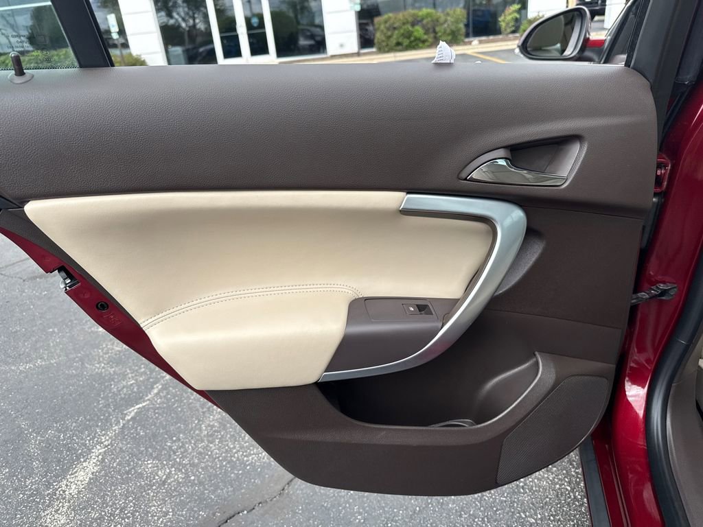 Used 2017 Buick Regal Sport Touring FWD image 31