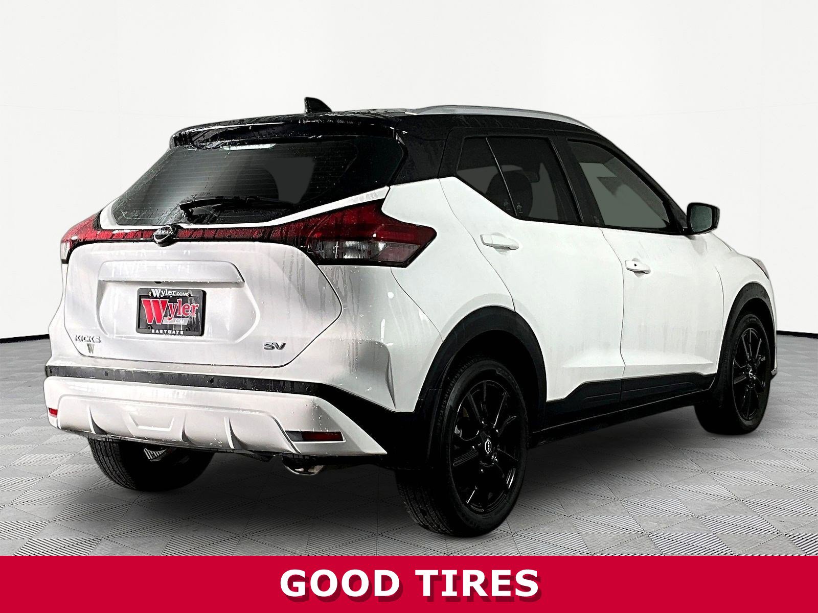 Used 2023 Nissan Kicks SV FWD image 6