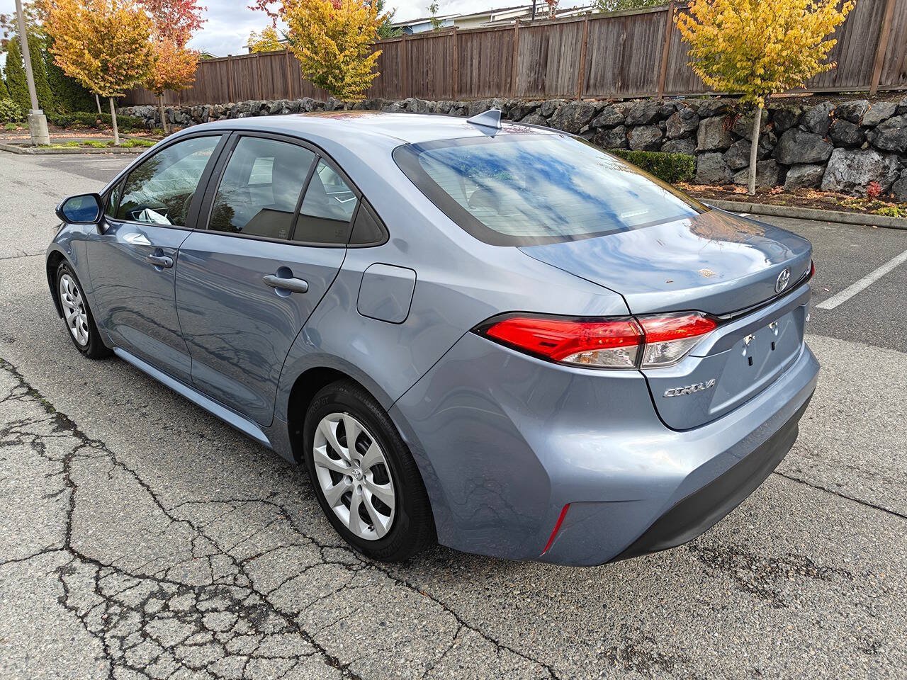 Used 2023 Toyota Corolla LE FWD image 11