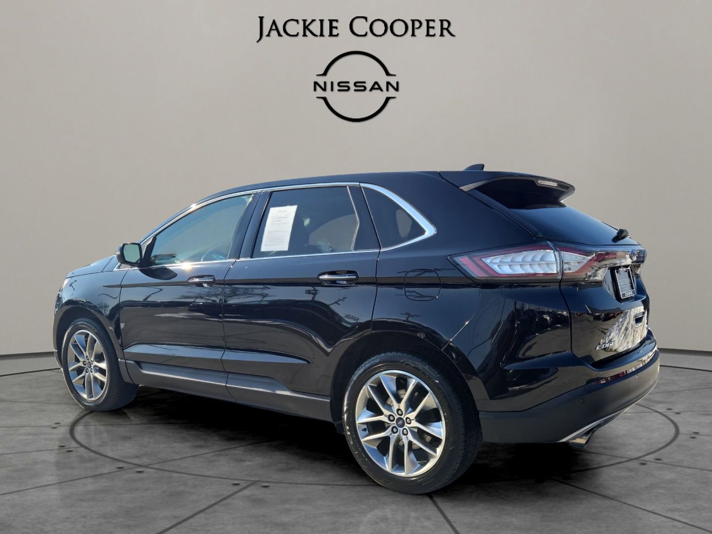 Used 2016 Ford Edge Titanium w/ Technology Package image 3