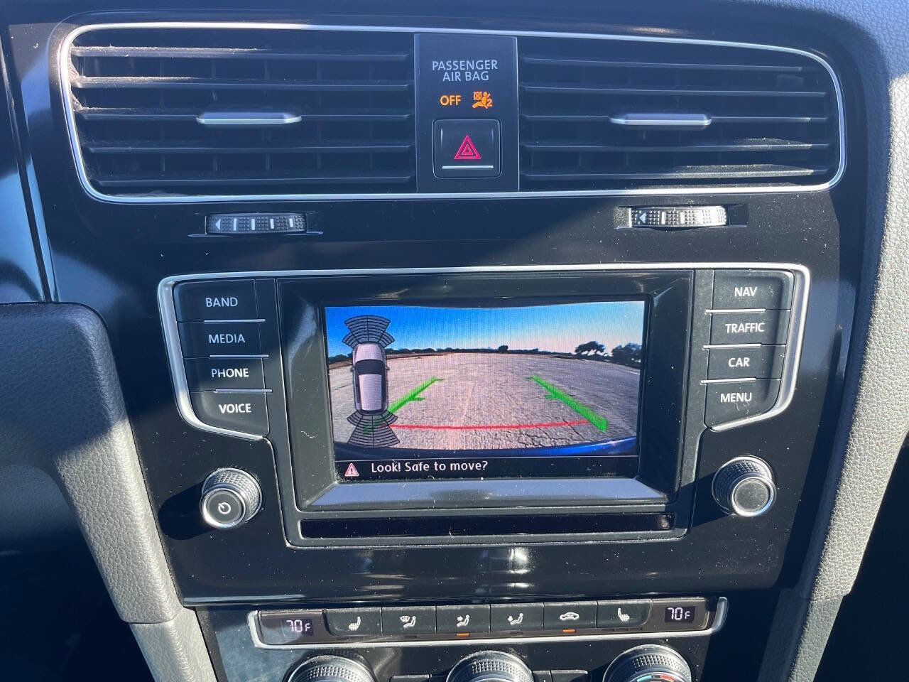 Used 2015 Volkswagen Golf R 4-Door image 30