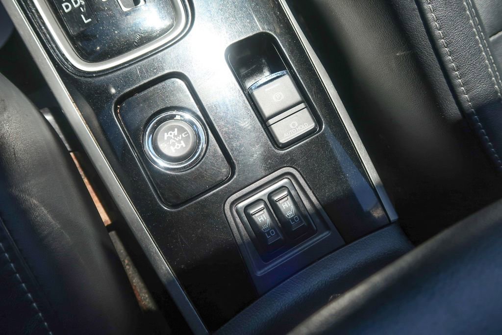Used 2019 Mitsubishi Outlander SEL AWD/4WD image 34