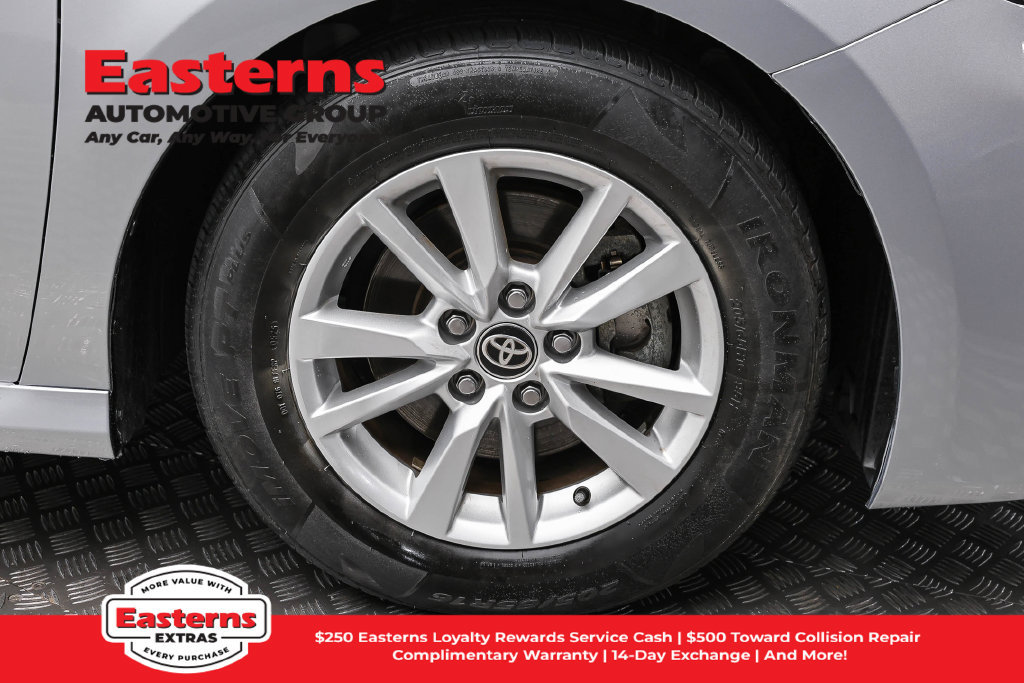 Used 2025 Toyota Camry LE FWD image 30