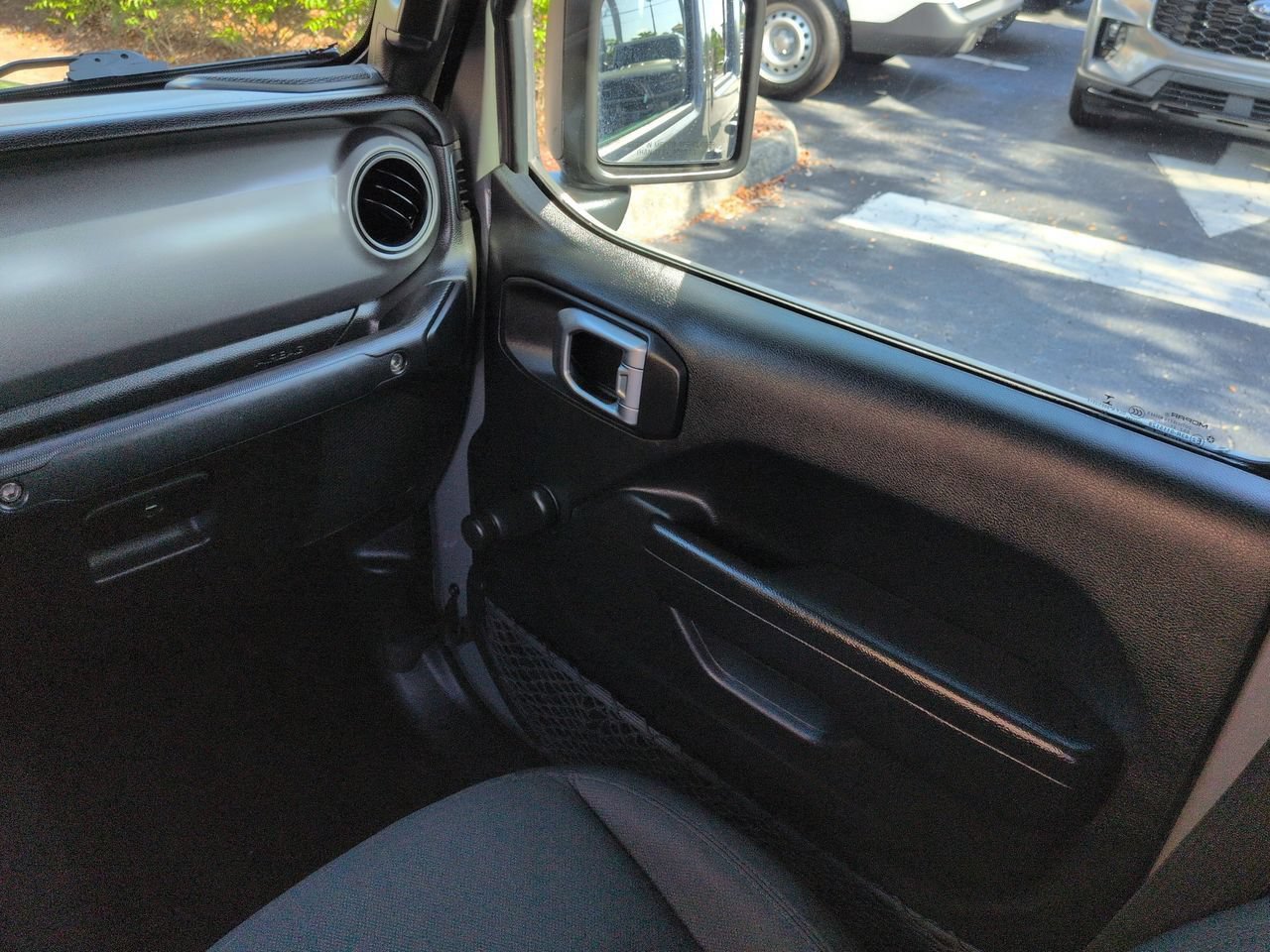 Used 2021 Jeep Gladiator Sport AWD/4WD image 17