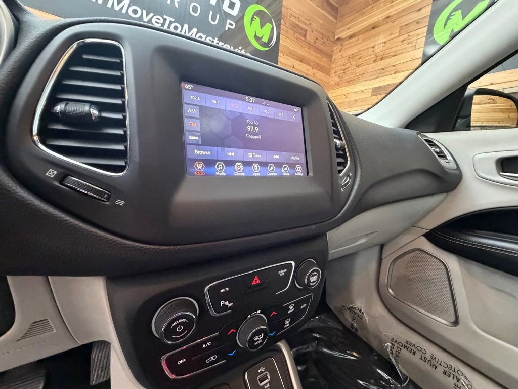 Used 2018 Jeep Compass Latitude w/ Popular Equipment Group AWD/4WD image 17