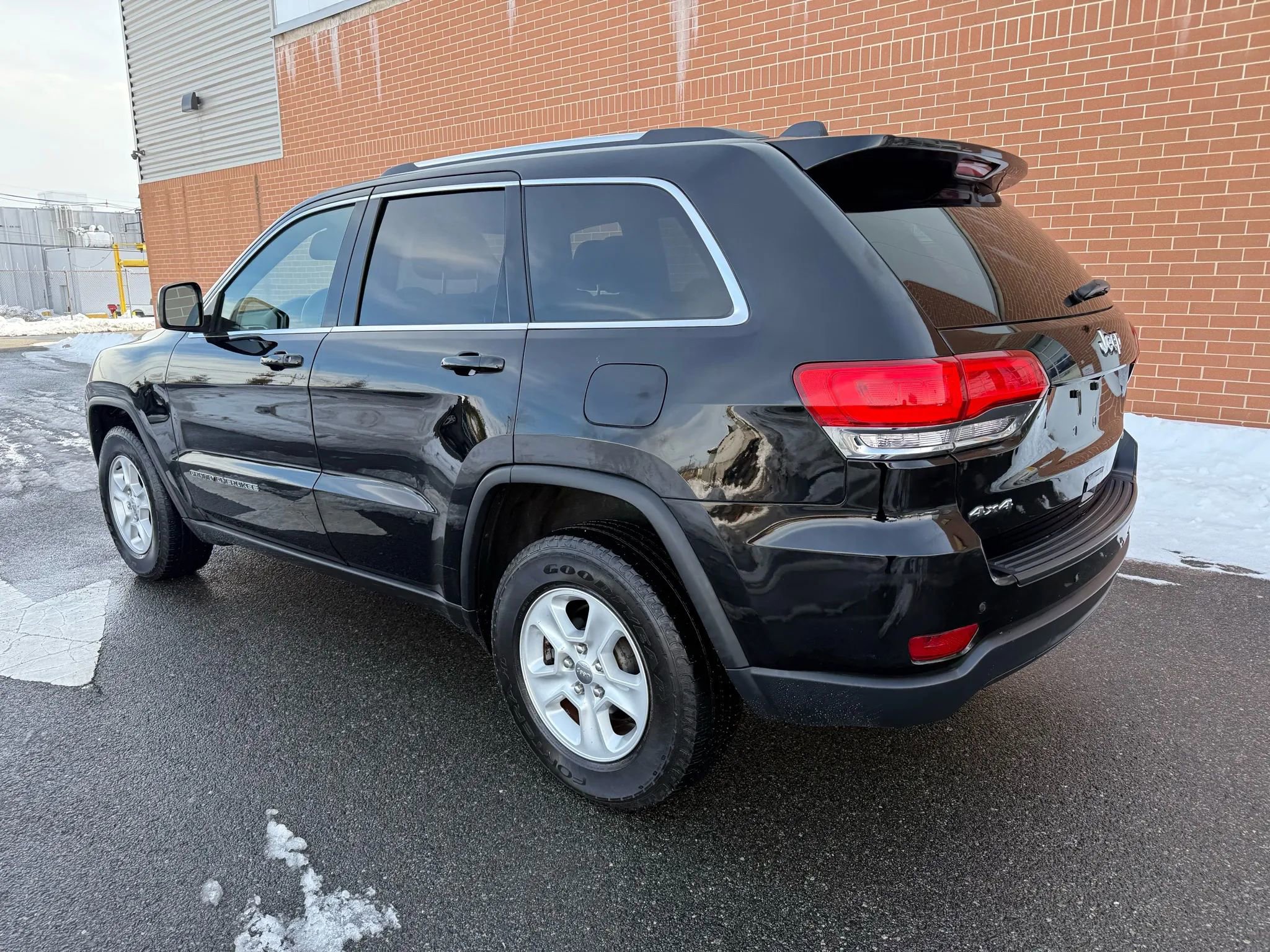 Used 2017 Jeep Grand Cherokee Laredo w/ Quick Order Package 23E image 6