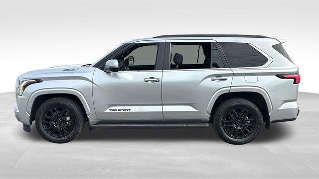 Used 2025 Toyota Sequoia SR5 w/ SR5 Premium Package AWD/4WD image 4