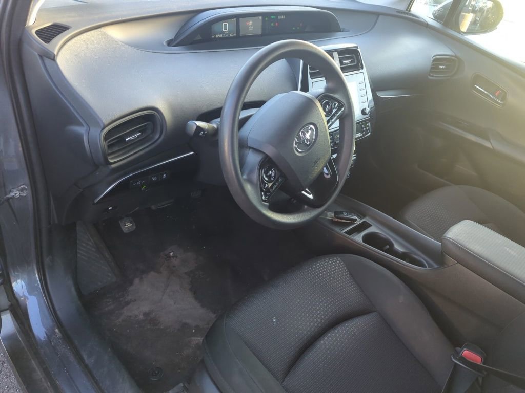 Used 2022 Toyota Prius LE image 7