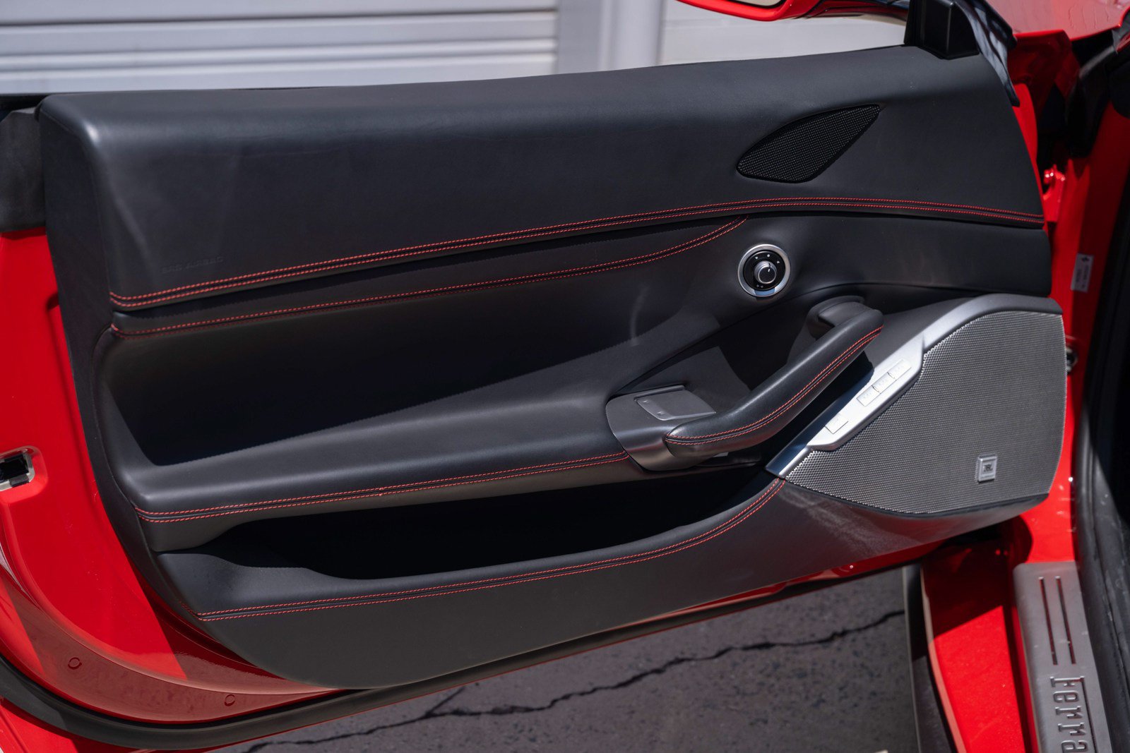 Used 2019 Ferrari Portofino RWD image 30