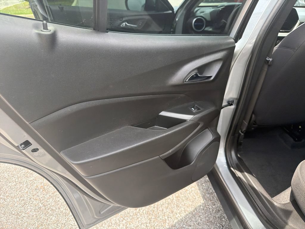 Used 2026 Chevrolet Trax LS w/ LS Convenience Package FWD image 21