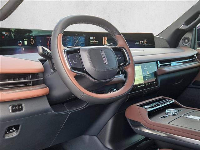 New 2025 Lincoln Navigator L Reserve image 3