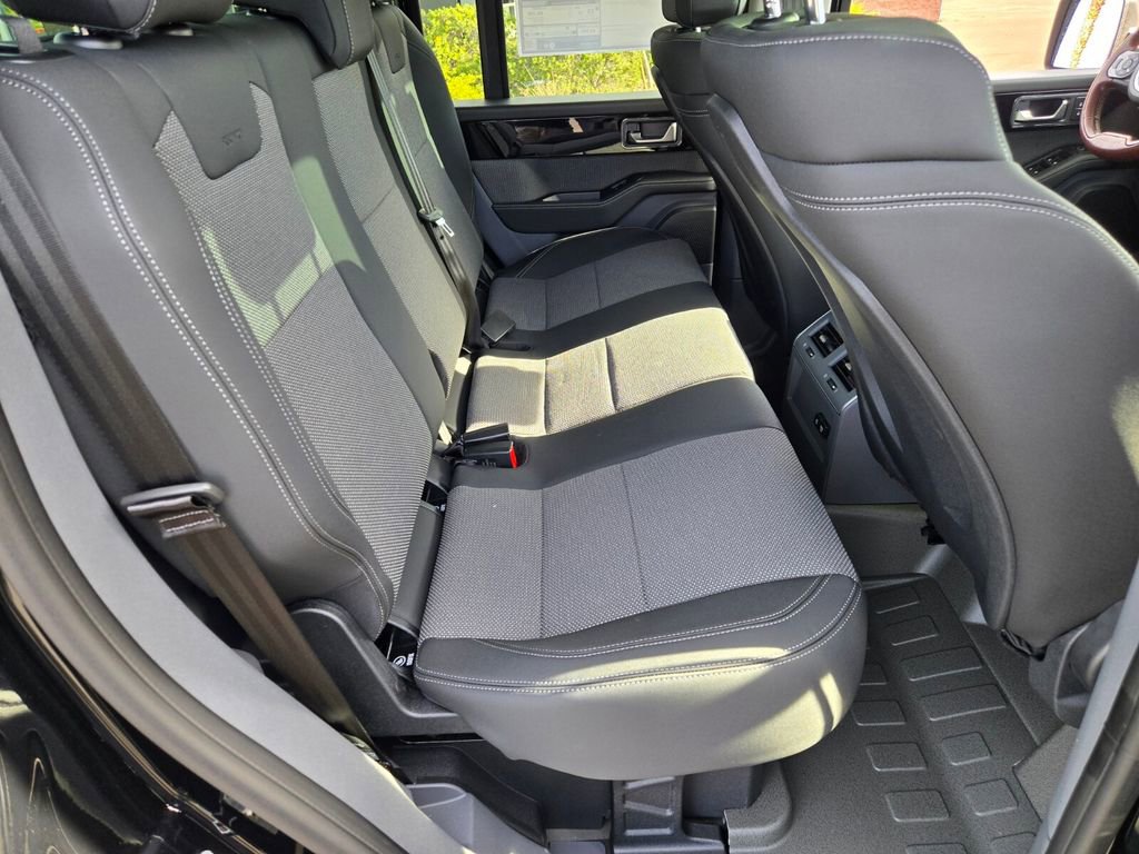 New 2025 INEOS Grenadier Base image 15