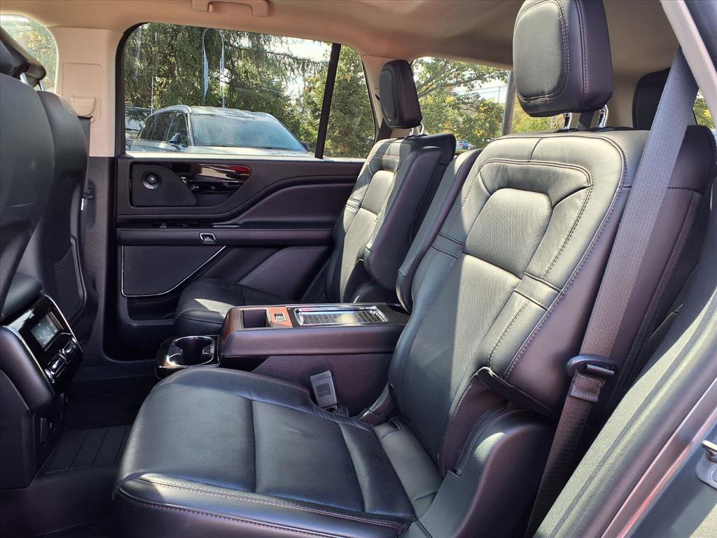 Certified 2023 Lincoln Aviator Reserve w/ Equipment Group 201A image 10