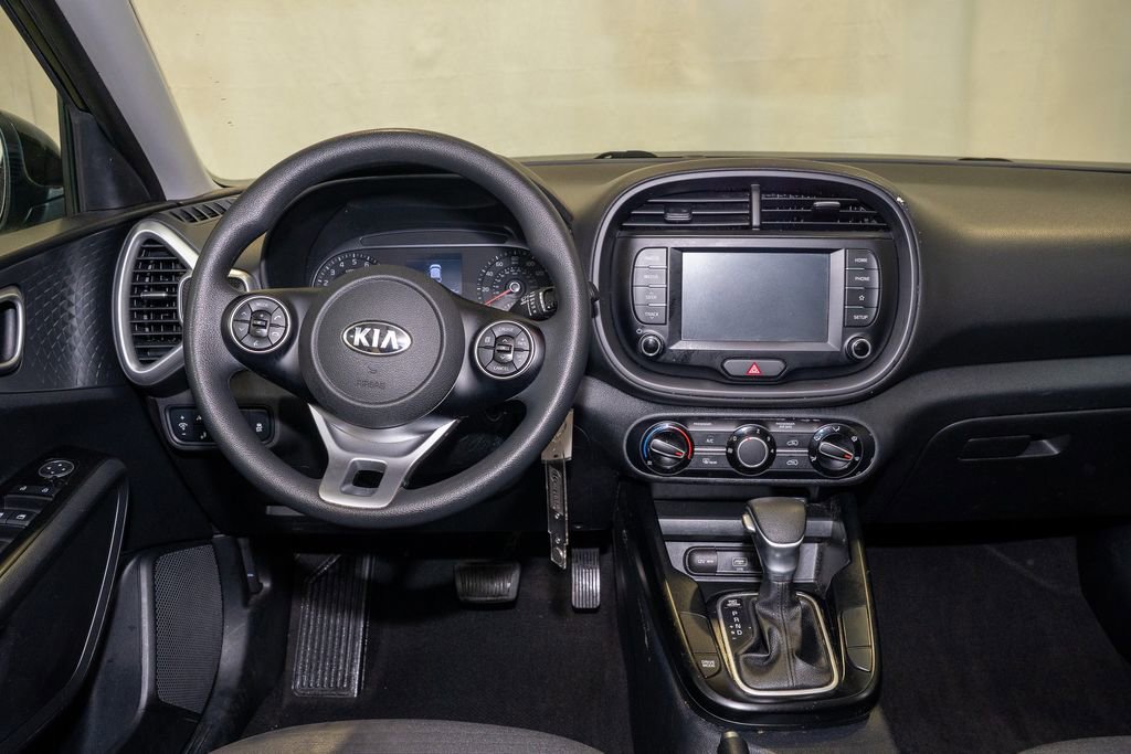 Used 2021 Kia Soul S image 2