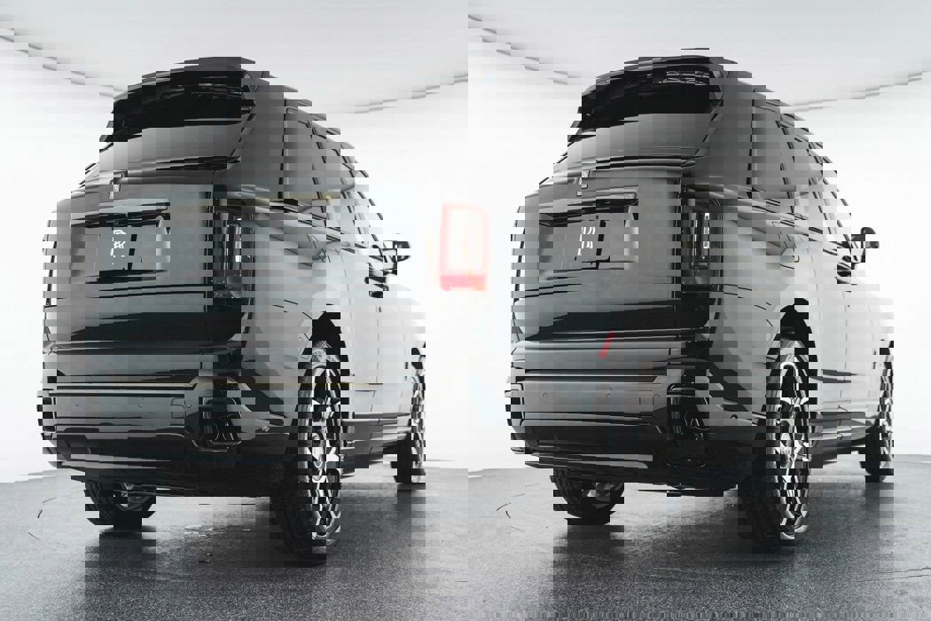 New 2025 Rolls-Royce Cullinan Black Badge image 20