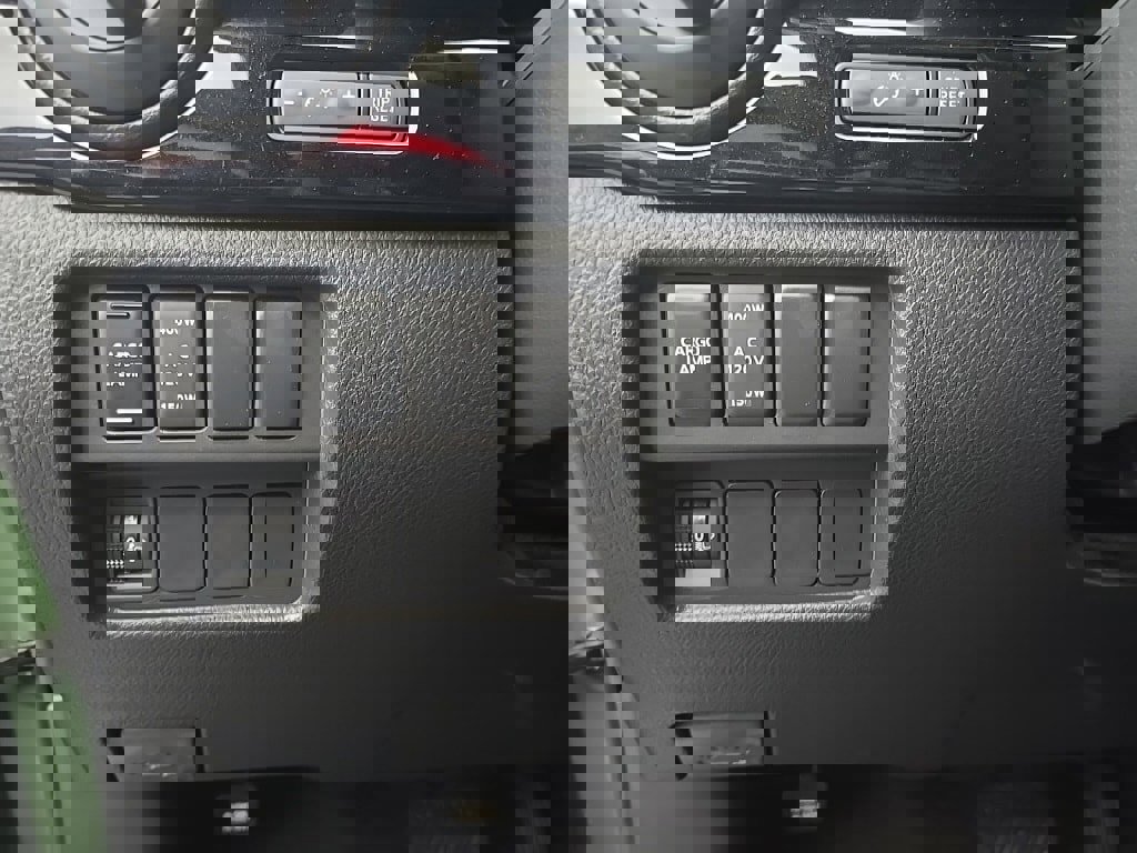 Used 2024 Nissan Titan SV w/ SV Bronze Edition Package image 16