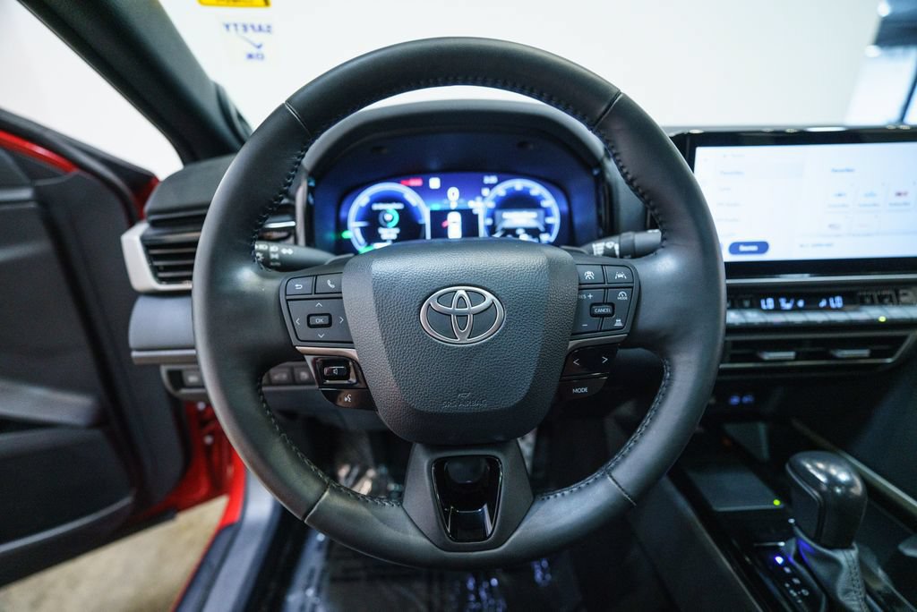Used 2025 Toyota Camry XSE FWD image 16
