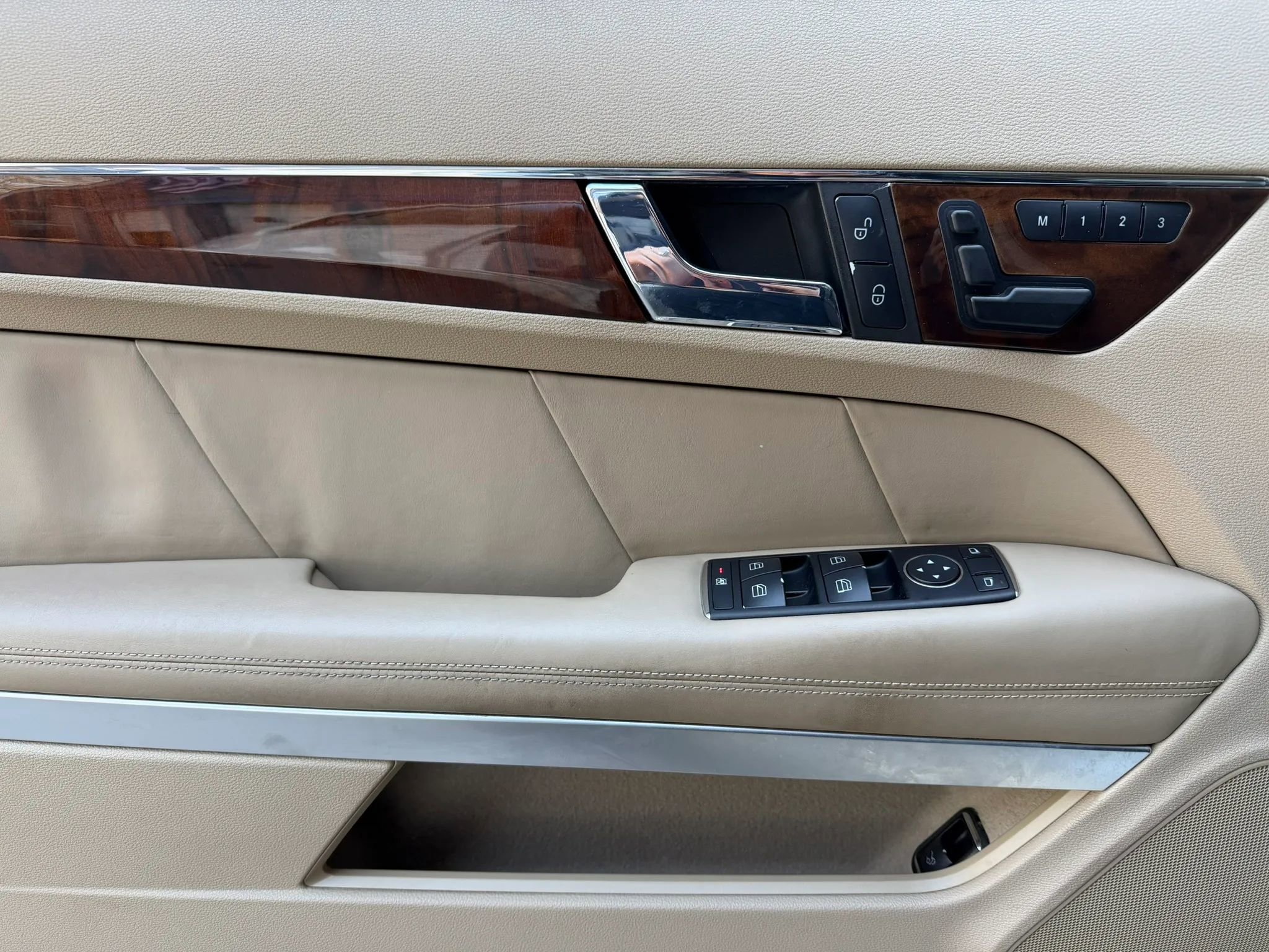 Used 2010 Mercedes-Benz E 350 Coupe image 9