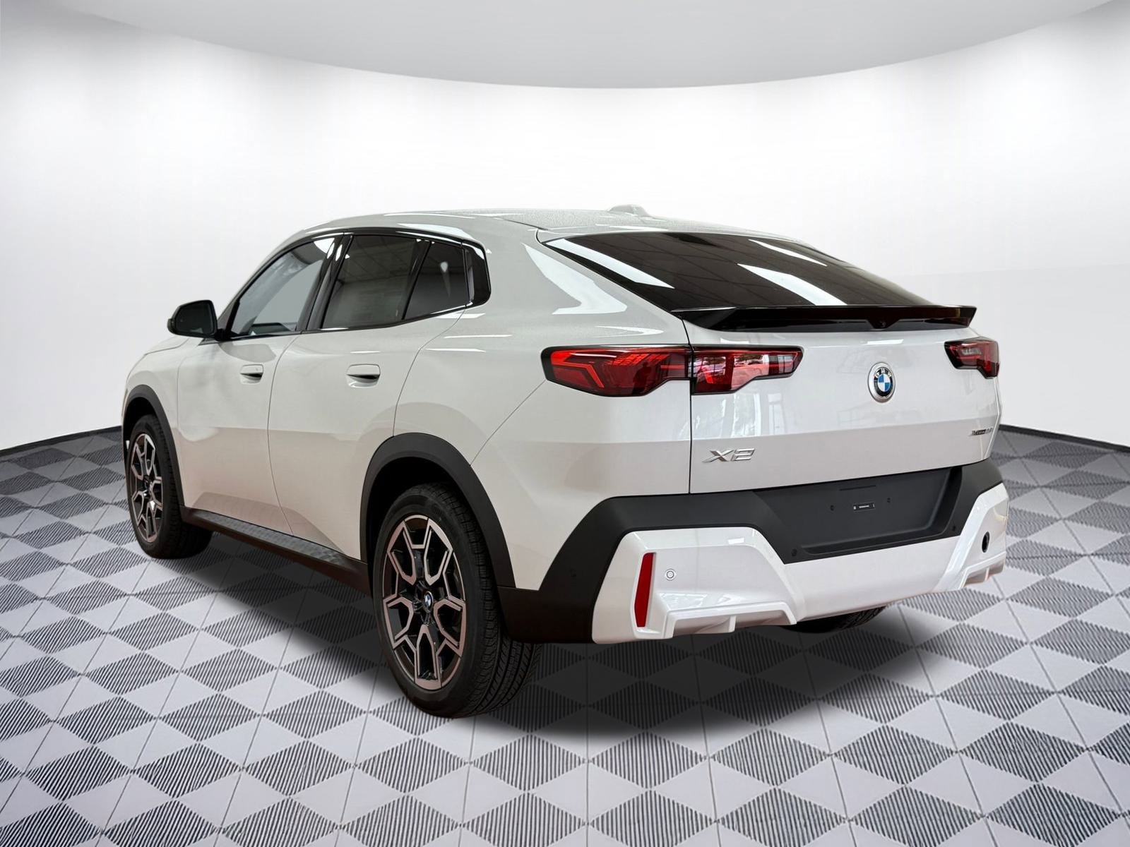 New 2026 BMW X2 xDrive28i image 3