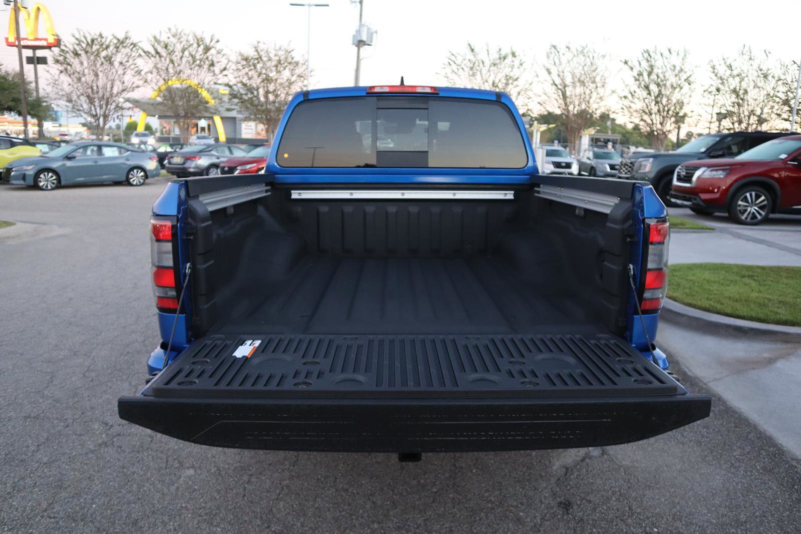 New 2026 Nissan Frontier 4x4 Crew Cab image 11