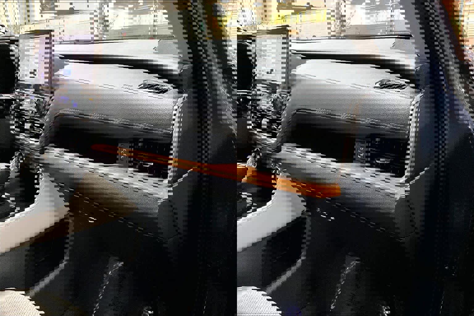 Used 2024 Toyota Grand Highlander Limited image 19