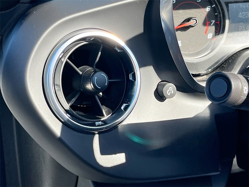 Used 2023 Chevrolet Camaro LT image 10