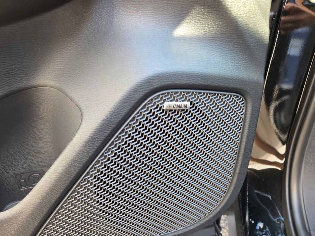 New 2025 Mitsubishi Outlander SE image 19