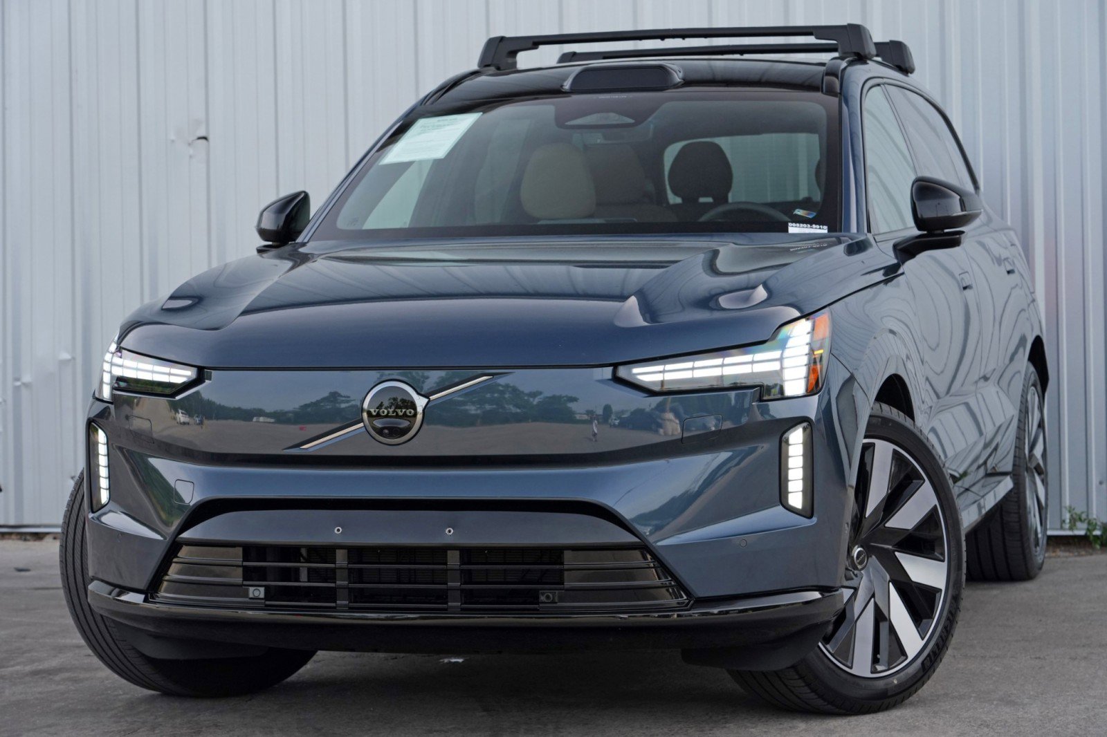 Used 2025 Volvo EX90 Ultra AWD/4WD image 4