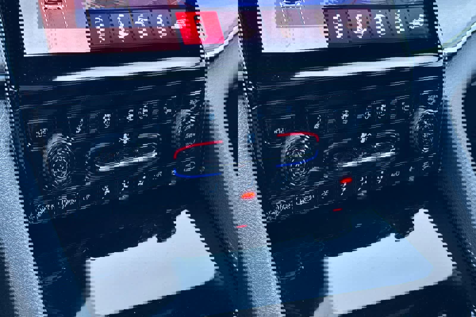 New 2025 Jeep Grand Cherokee Limited w/ Luxury Tech Group II image 23