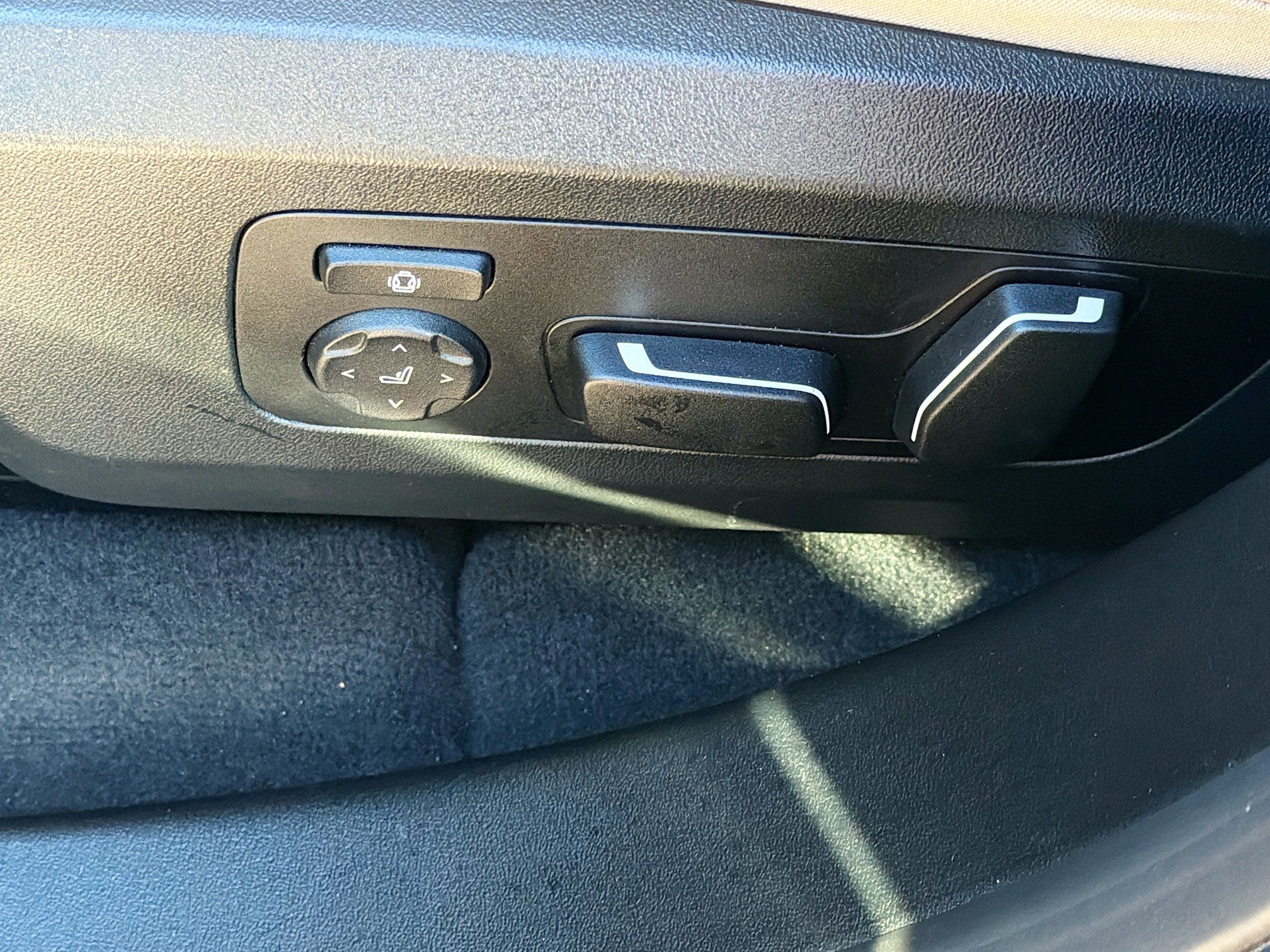 Used 2025 BMW X3 xDrive30i w/ Premium Package image 25