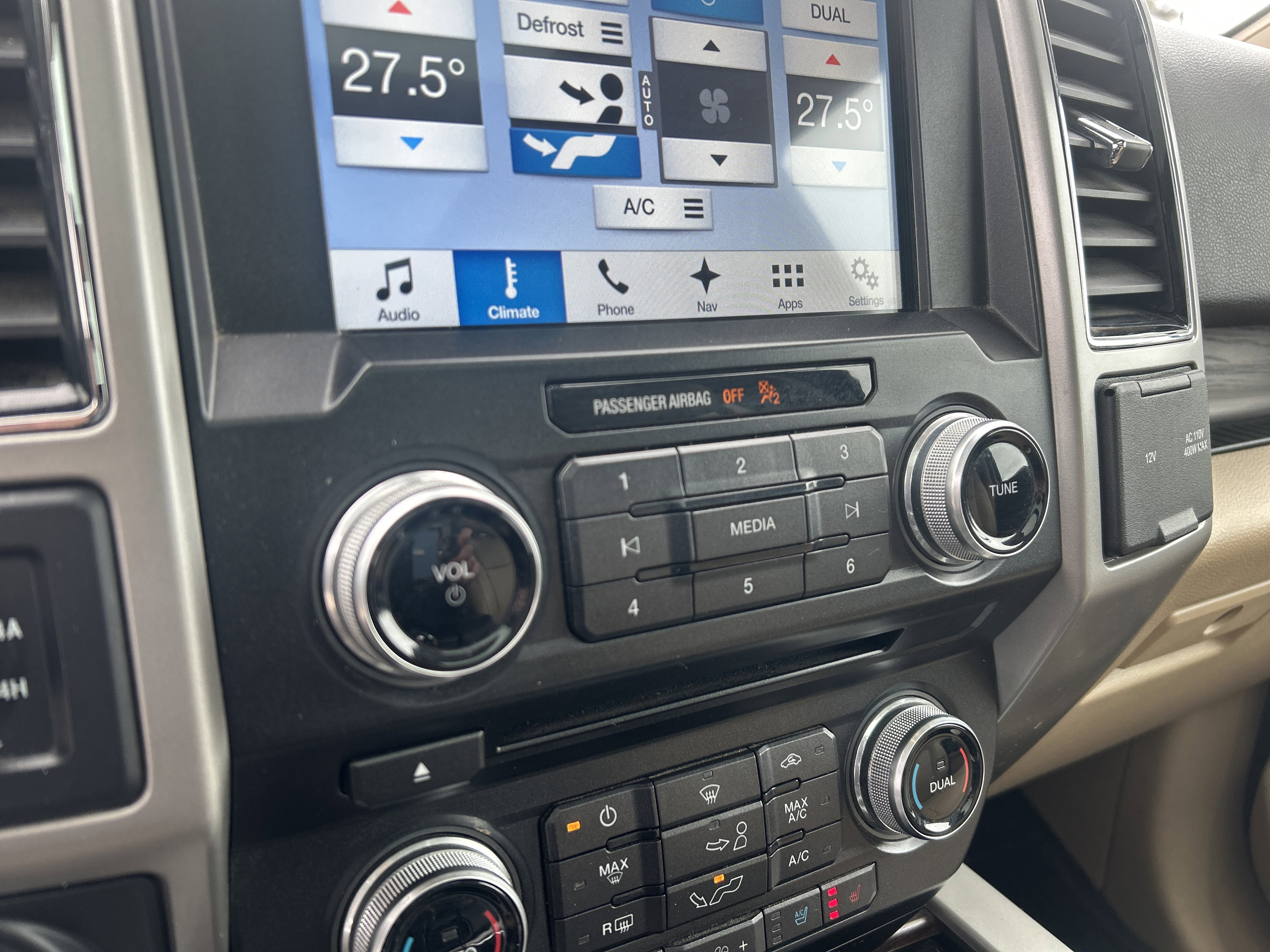 Used 2017 Ford F150 Lariat w/ Equipment Group 502A Luxury image 20