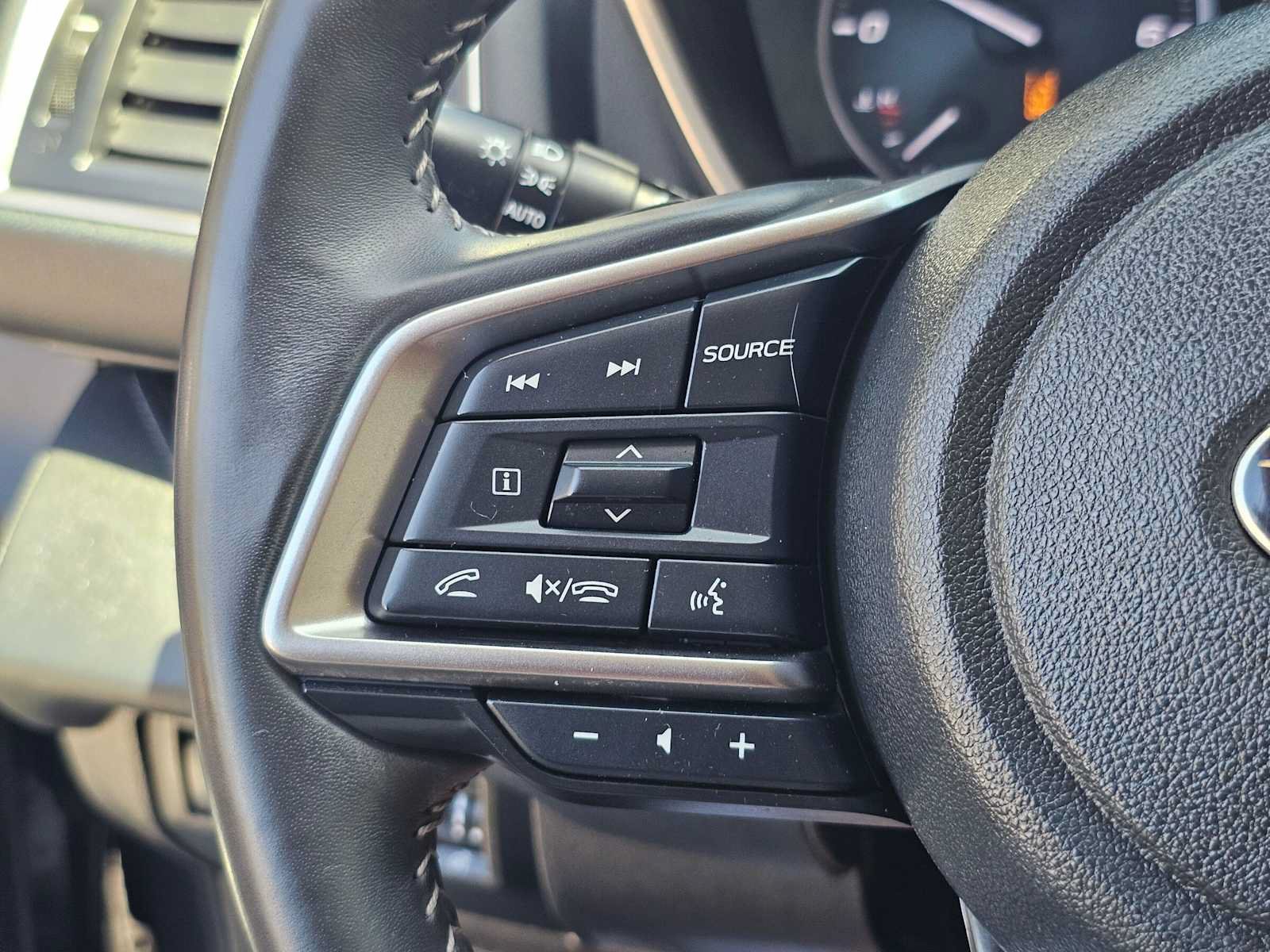 Used 2023 Subaru Ascent Touring AWD/4WD image 30
