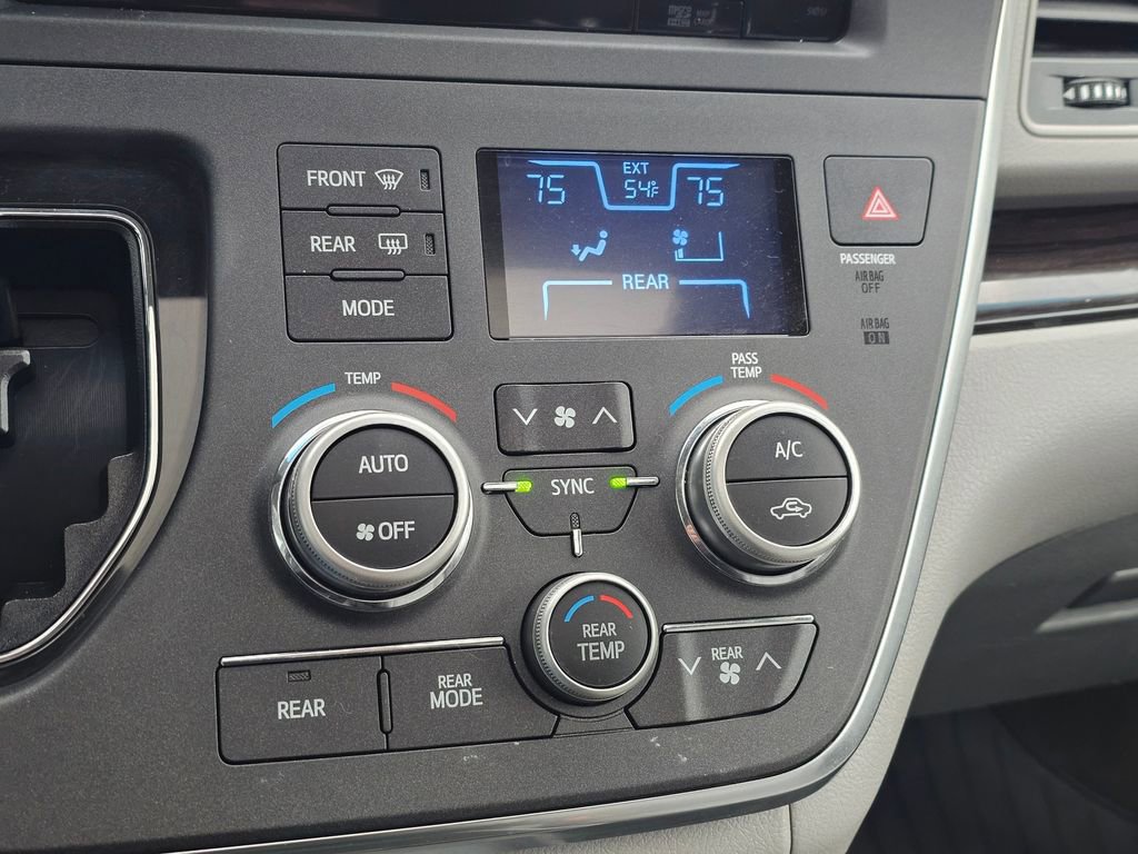 Used 2017 Toyota Sienna XLE w/ XLE Navigation Package FWD image 34