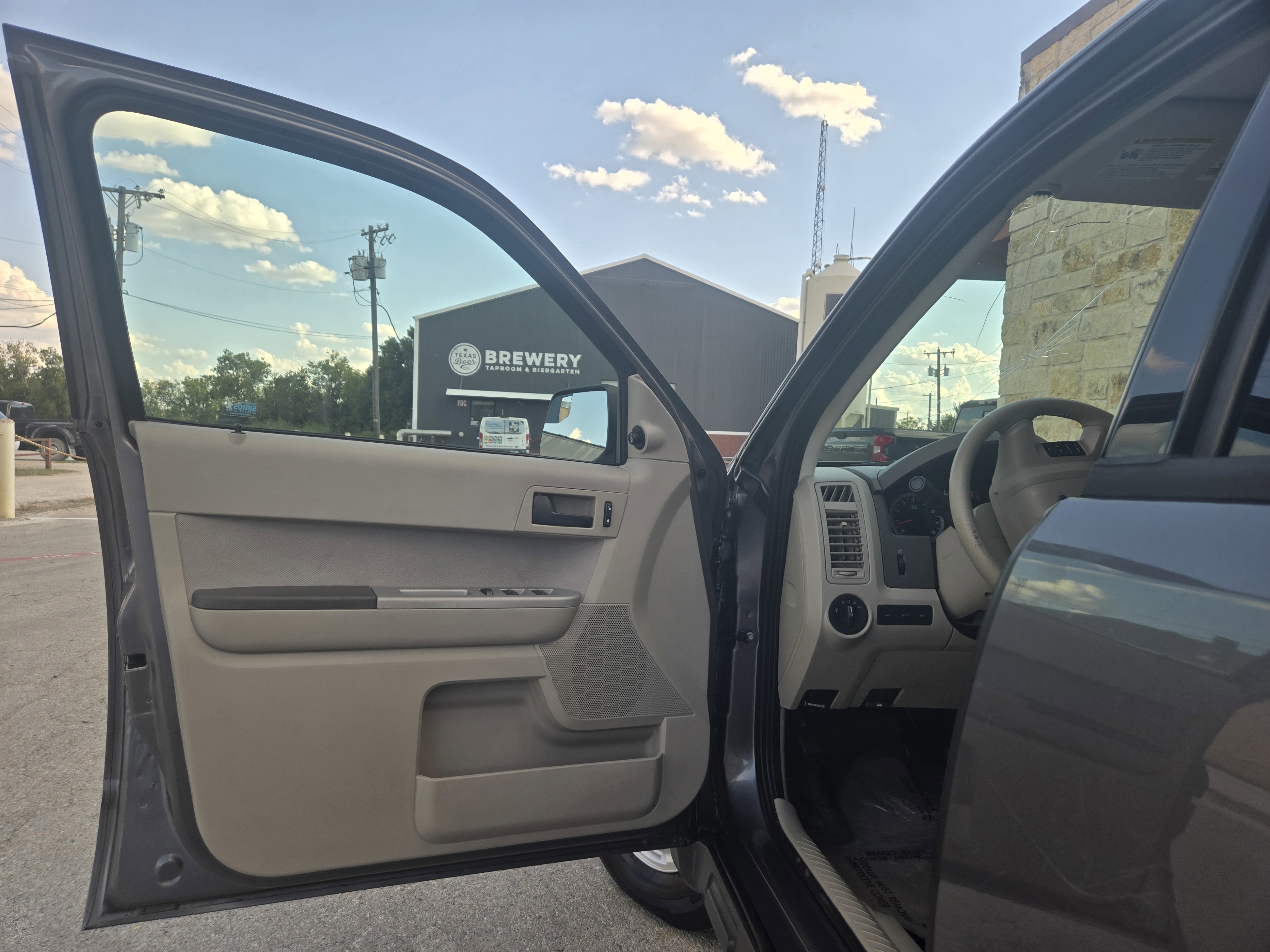 Used 2012 Ford Escape XLT image 4