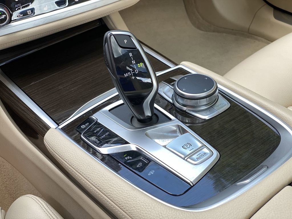 Used 2020 BMW 740i xDrive w/ Cold Weather Package image 40
