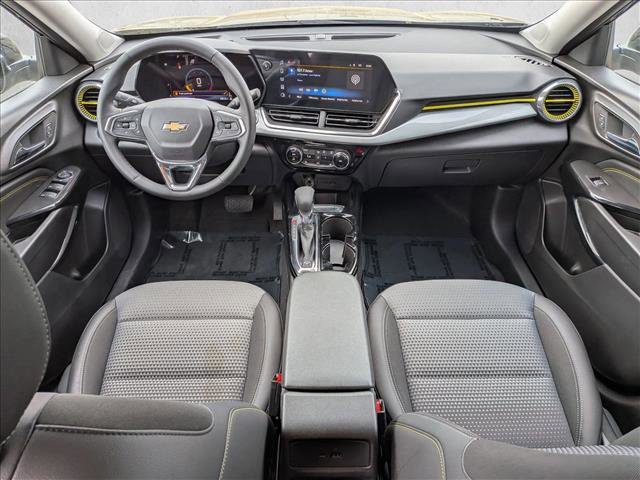 Used 2025 Chevrolet Trax LT w/ Driver Confidence Package image 18