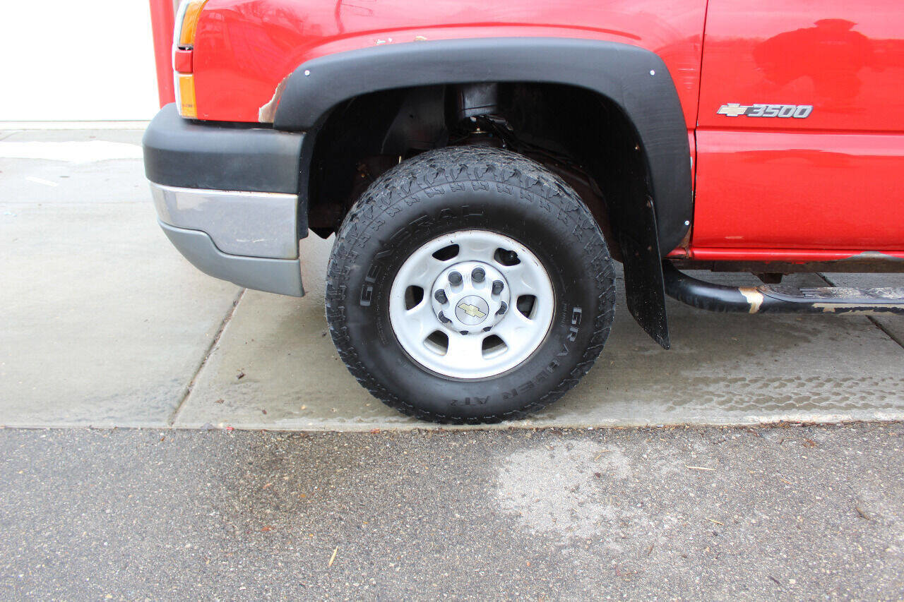 Used 2005 Chevrolet Silverado 3500 4x4 Regular Cab image 22