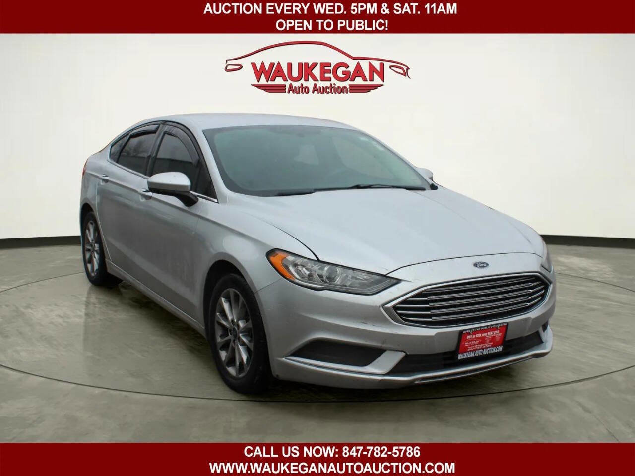 Used 2017 Ford Fusion SE w/ Fusion SE Technology Package image 3