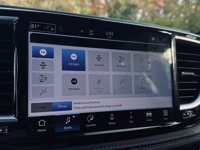 Certified 2025 Chrysler Pacifica Limited image 41