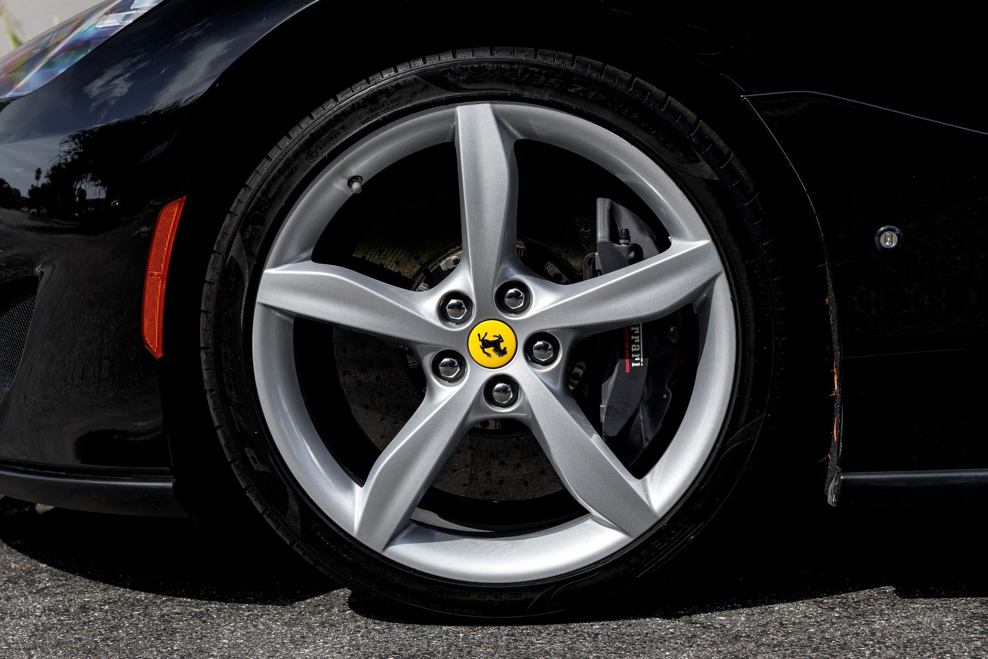 Used 2019 Ferrari Portofino RWD image 38