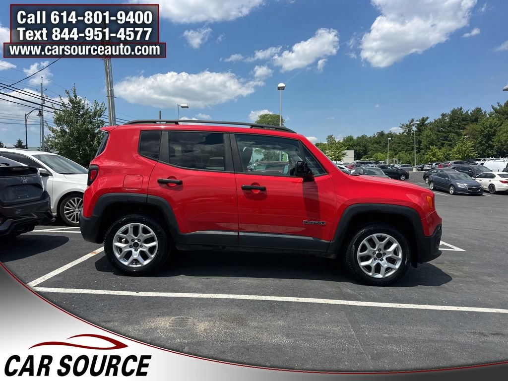 Used 2018 Jeep Renegade Latitude AWD/4WD image 4
