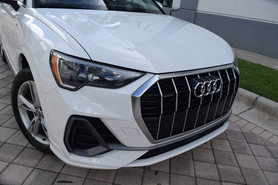 Used 2020 Audi Q3 2.0T Premium w/ Convenience Package AWD/4WD image 8