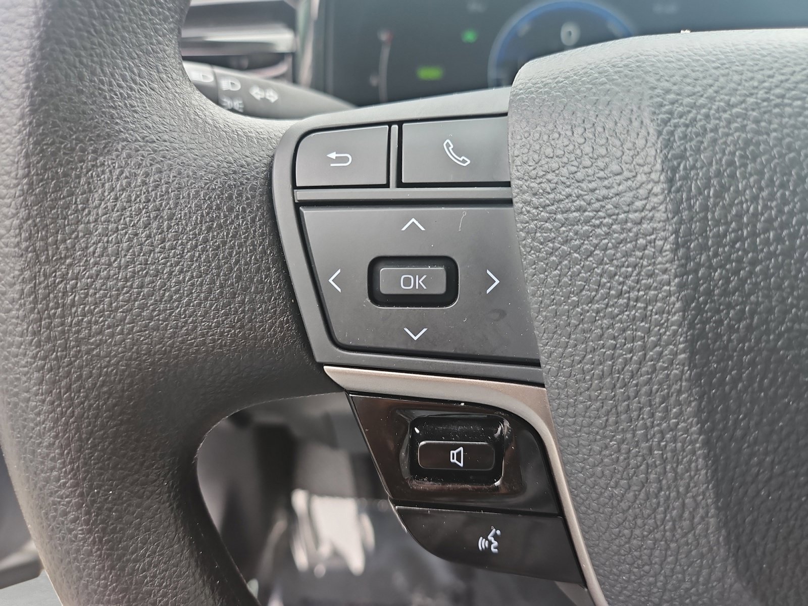 Used 2026 Toyota Camry LE FWD image 30