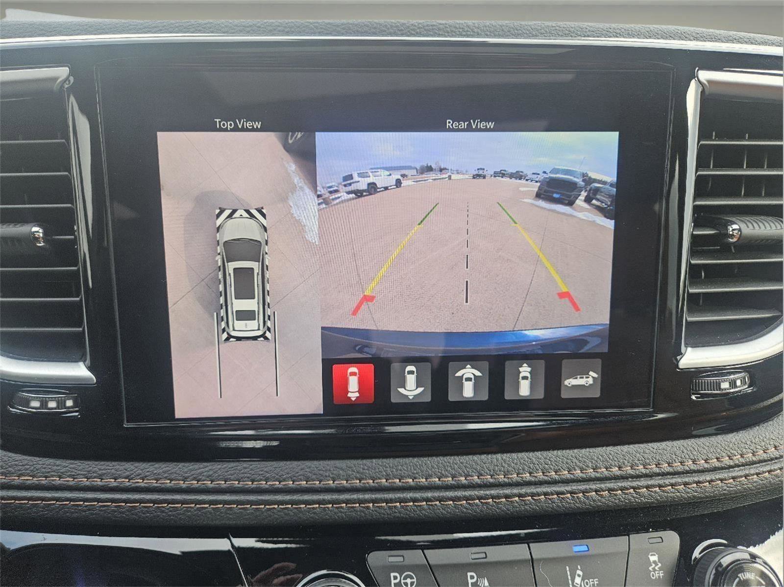 Used 2025 Chrysler Pacifica Pinnacle image 71