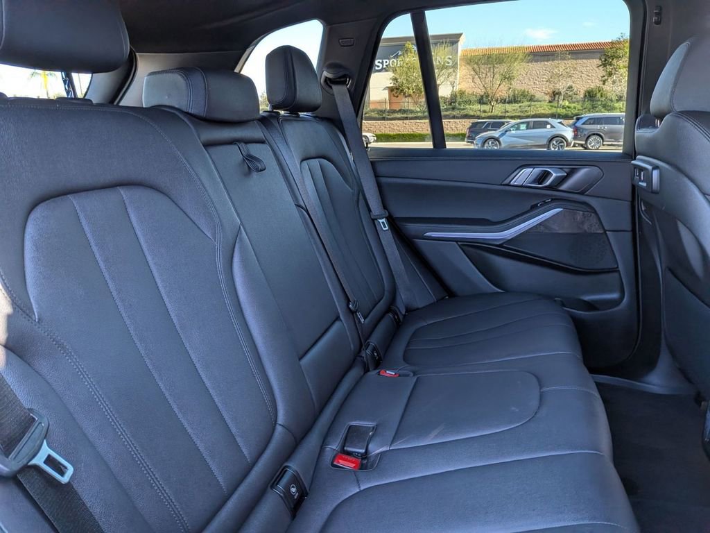 Used 2022 BMW X5 xDrive40i w/ Climate Comfort Package image 30