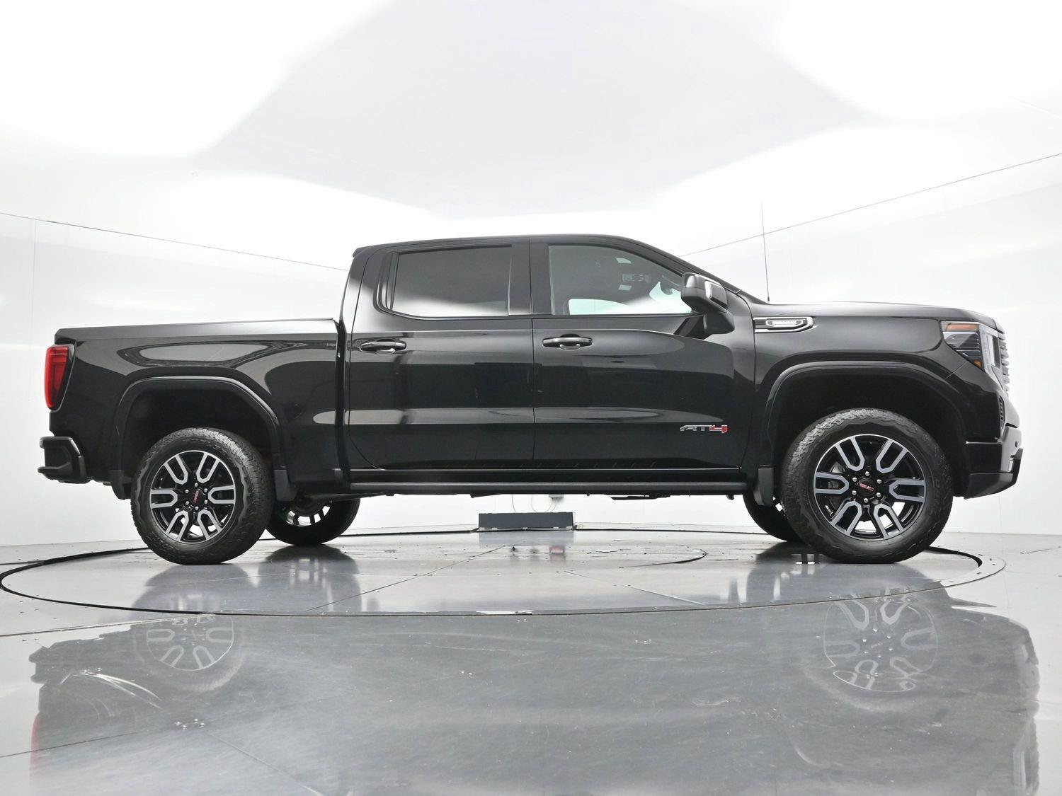 Used 2026 GMC Sierra 1500 AT4 w/ AT4 Premium Package AWD/4WD image 46