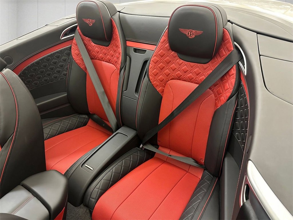 Used 2020 Bentley Continental GT image 30