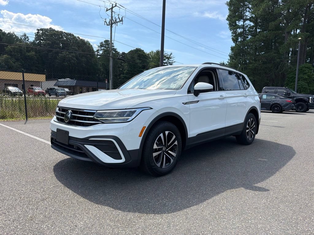 Used 2023 Volkswagen Tiguan S w/ Driver Assistance Package FWD image 2